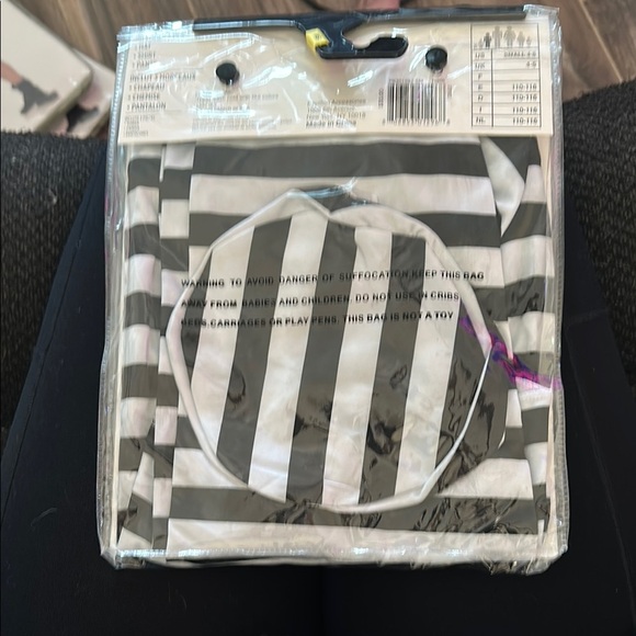 Prisoner Costume Child Small Kit NIB​ - Picture 2 of 3